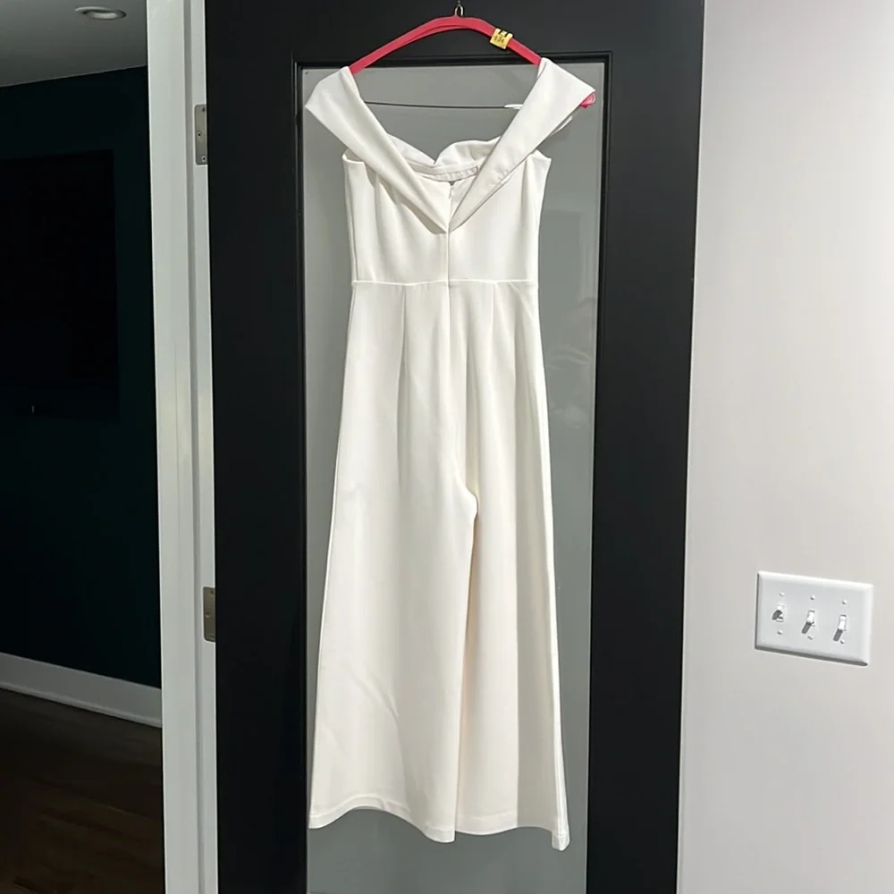 White jumpsuit - Picture 3 of 7